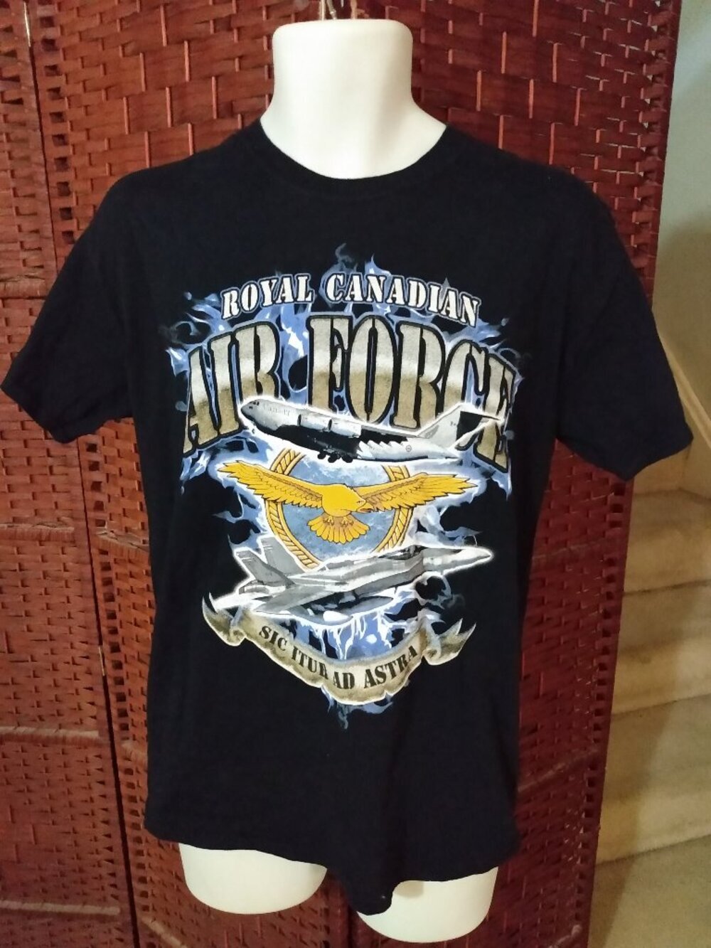 Royal Canadian Air Force T Shirt F 18 Military Canada Medium Graphic Tee